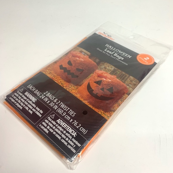 Way To Celebrate Halloween Pumpkin Themed Leaf Bags 24"x30" Fun Yard Decorations - Picture 2 of 3